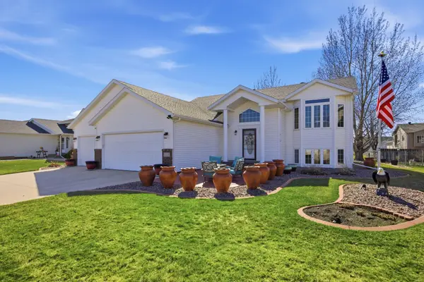 3321 Washington Street S, Fargo, ND 58104