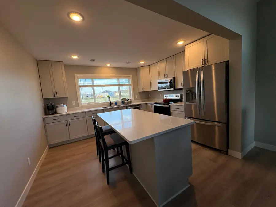 994 City Heights Dr, Willmar, MN 56201 - #3