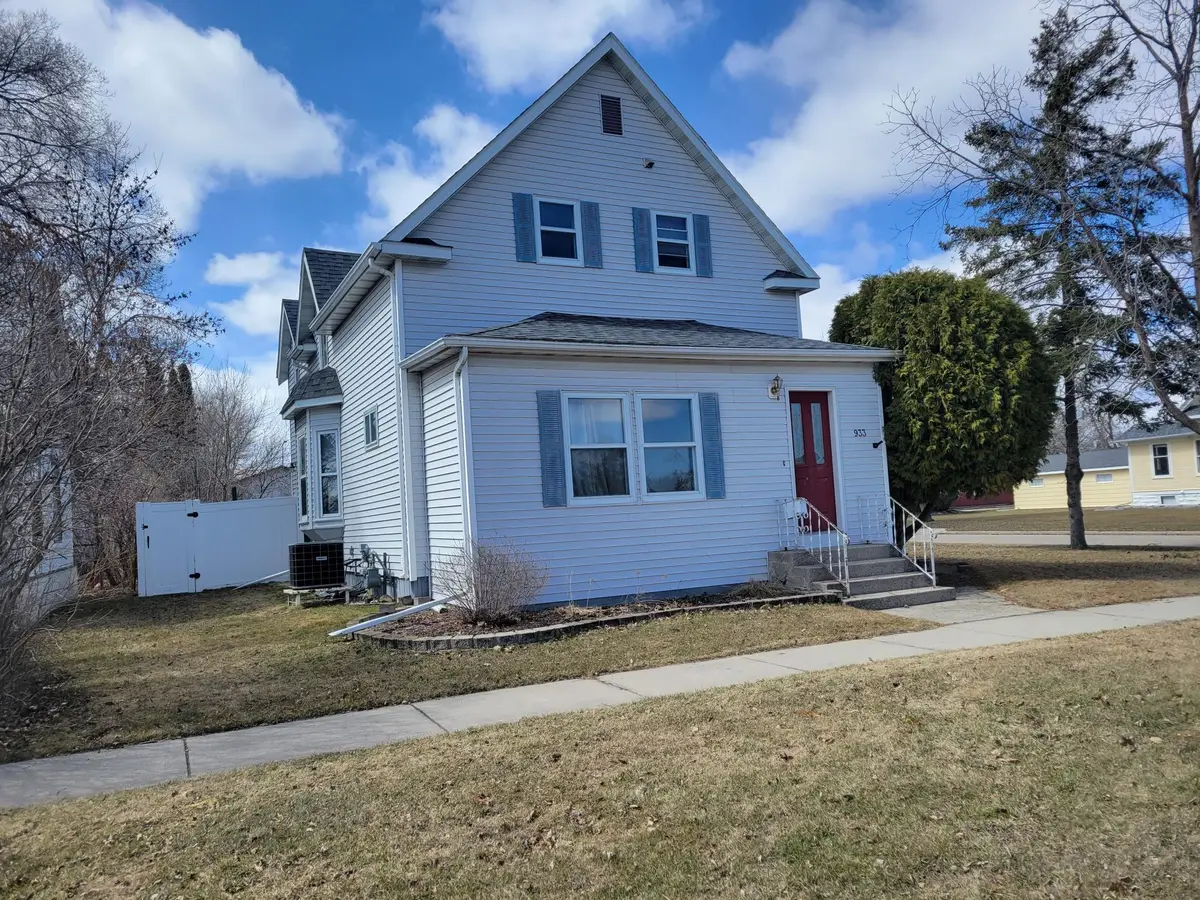 933 Labree Avenue N, Thief River Falls, MN 56701 - #1