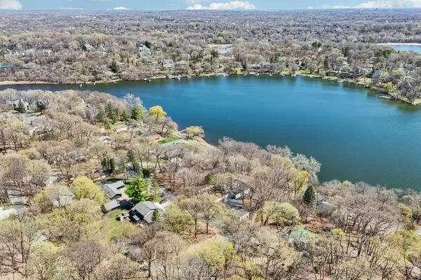 6679 Mohawk Drive, Chanhassen, MN 55317