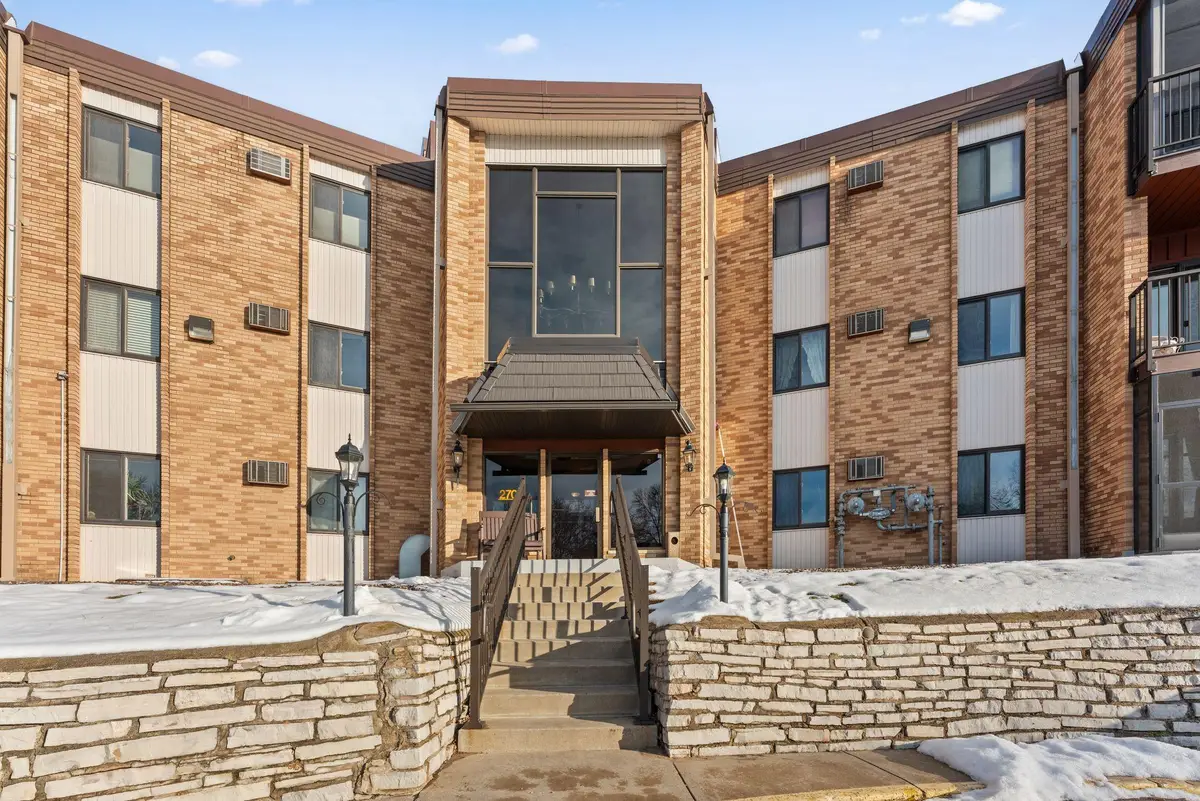 2700 Oxford Street N #101, Roseville, MN 55113 - #1