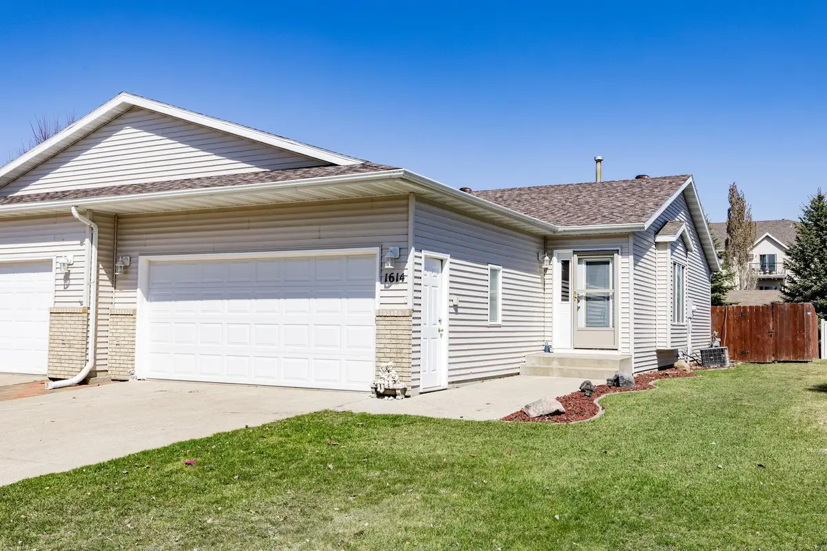 1614 Suntree Drive, West Fargo, ND 58078 - #1