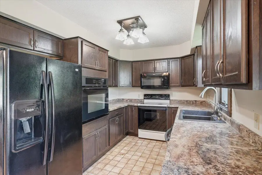 577 White Oak Drive, Hudson, WI 54016 - #2