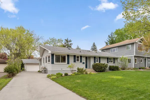2905 Townview Avenue Ne, Saint Anthony, MN 55418