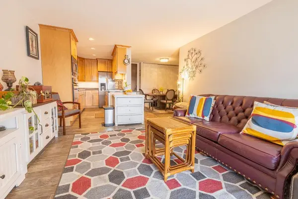 2800 Hamline Avenue N #130, Roseville, MN 55113