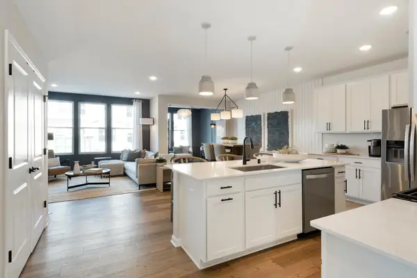 9320 Larimar Trail, Eden Prairie, MN 55347