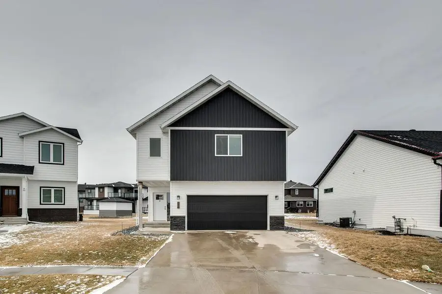 507 7th Street E, Horace, ND 58047 - #3