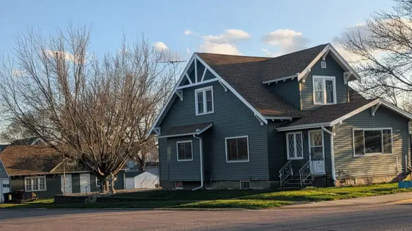 301 W 4th Street, Winthrop, MN 55396