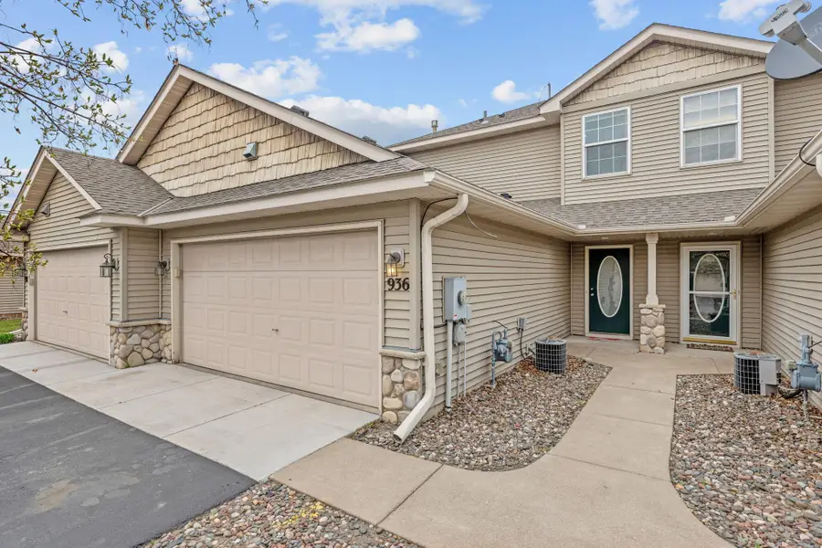 936 Golden Way Nw, Isanti, MN 55040 - #2