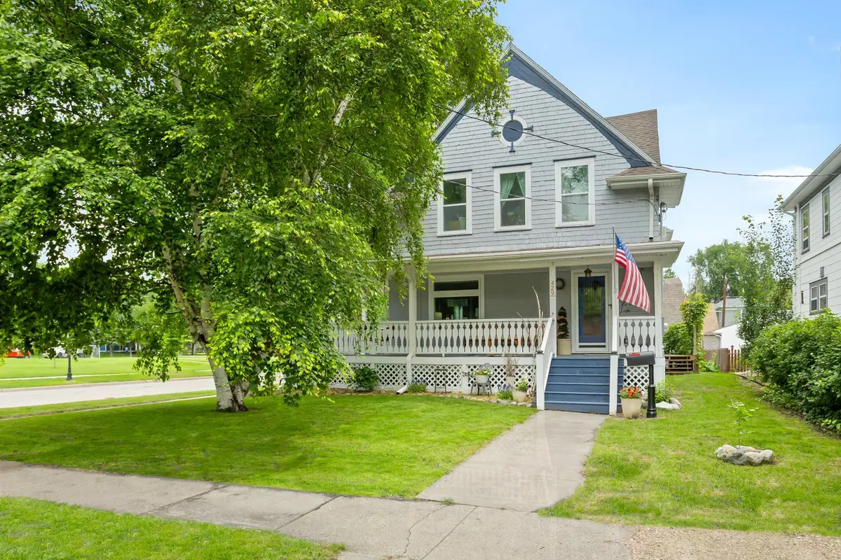 429 9th Avenue S, Fargo, ND 58103 - #1