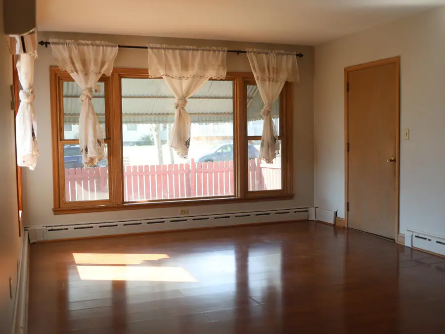 95 Rose Avenue W, Saint Paul, MN 55117 - #3