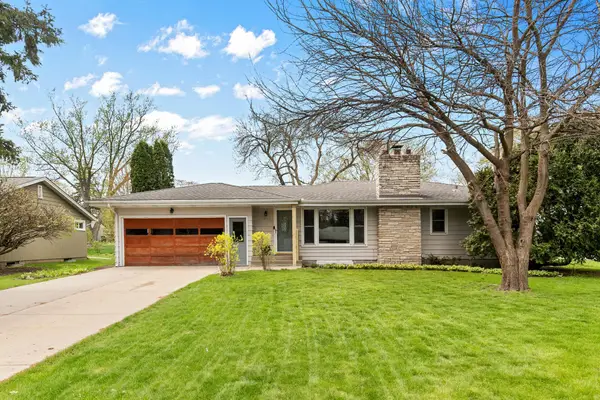 2017 Beacon Street, Roseville, MN 55113