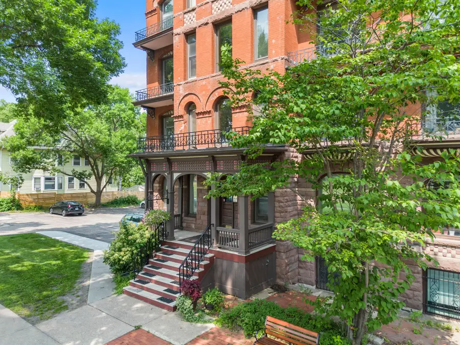 703 Laurel Avenue #1W, Saint Paul, MN 55104 - #2