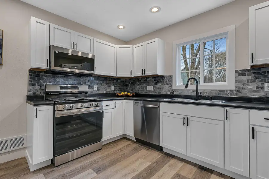 329 4th Avenue Ne, Saint Cloud, MN 56304 - #2