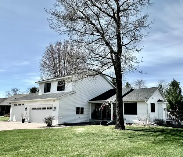1932 Mark Lane, Eau Claire, WI 54703