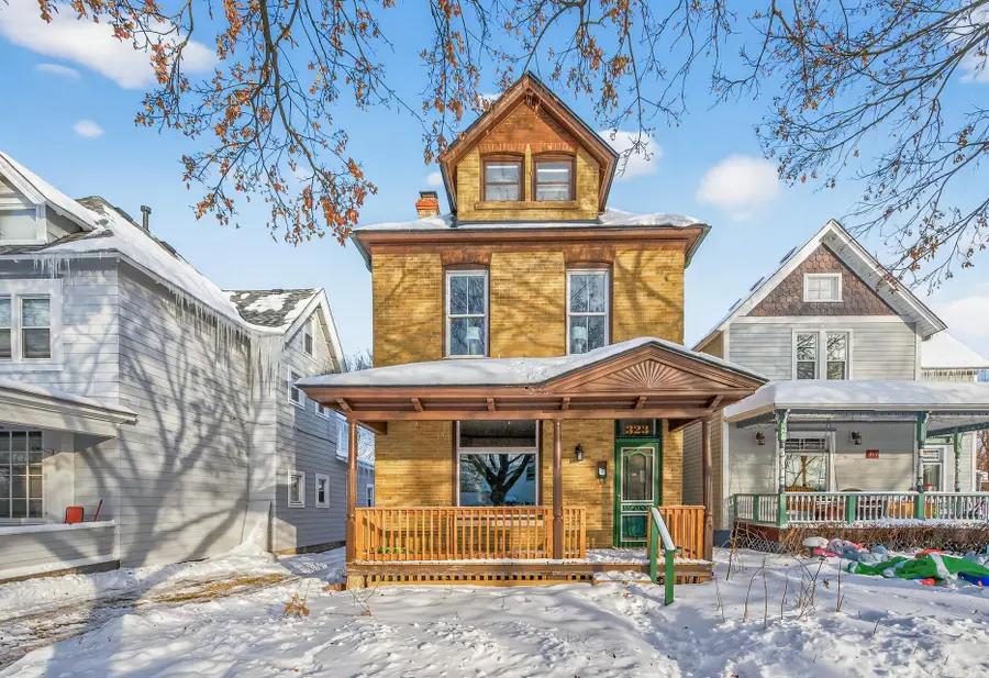 323 W Michigan Street, Saint Paul, MN 55102 - #2