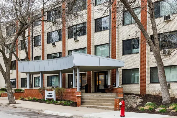 2700 W 44th Street #413, Minneapolis, MN 55410