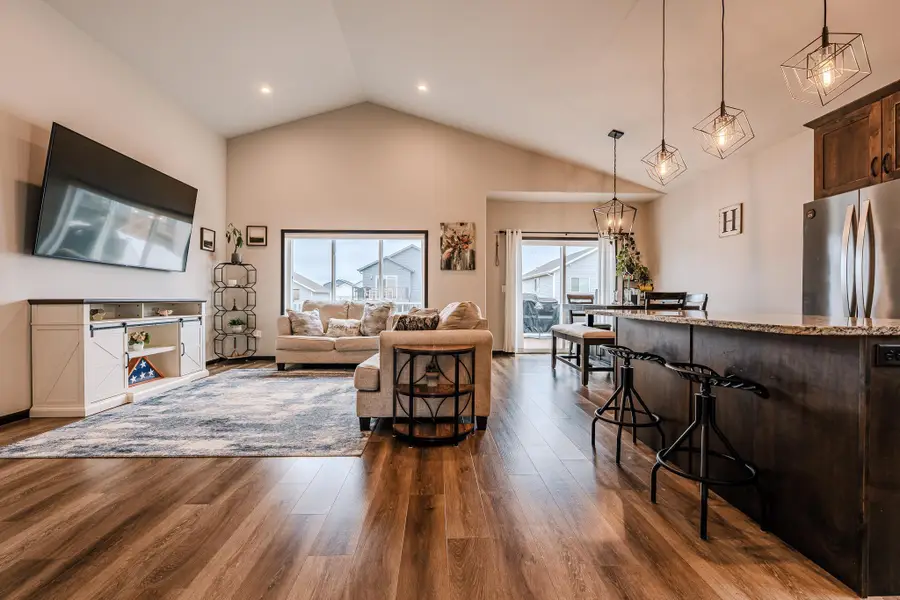 7238 27th Street S, Fargo, ND 58104 - #2