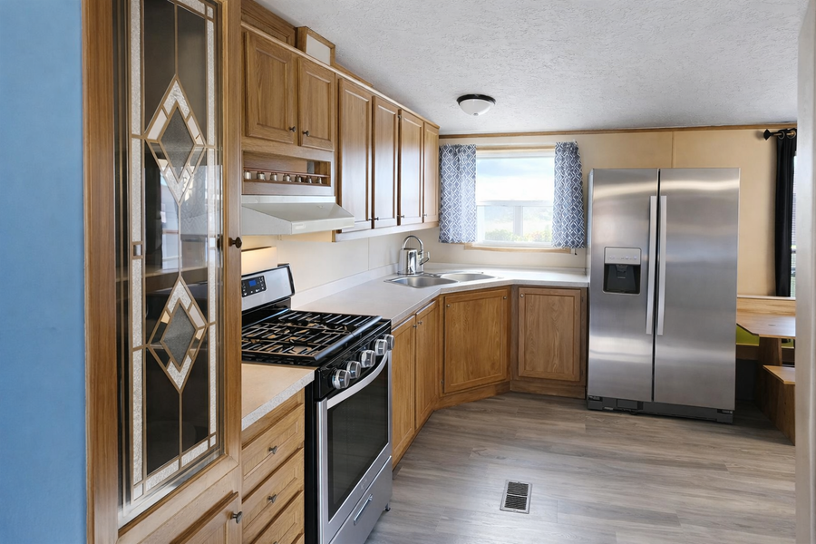 114 Pine Street Nw, New London, MN 56273 - #2