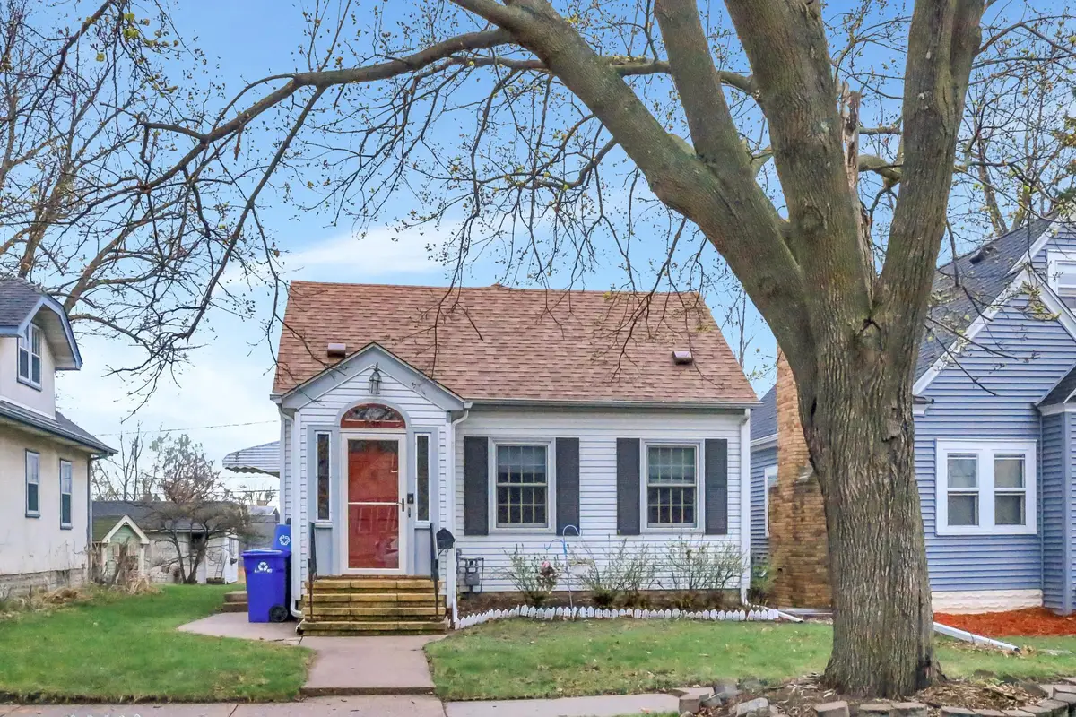 736 Cottage Avenue E, Saint Paul, MN 55106 - #1