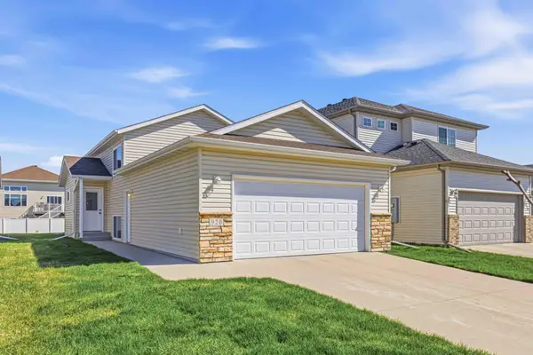 920 30th Avenue W, West Fargo, ND 58078