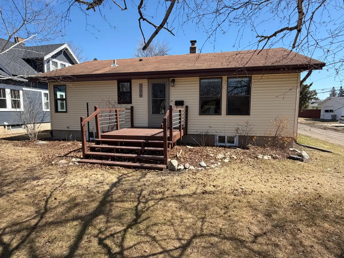 306 7th Avenue Ne, Roseau, MN 56751 - #1