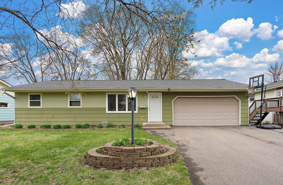 1038 Van Buren Street S, Shakopee, MN 55379 - #1
