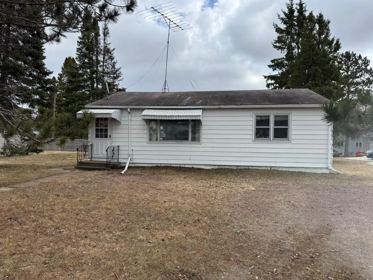512 Memorial Drive, Buhl, MN 55713 - #1