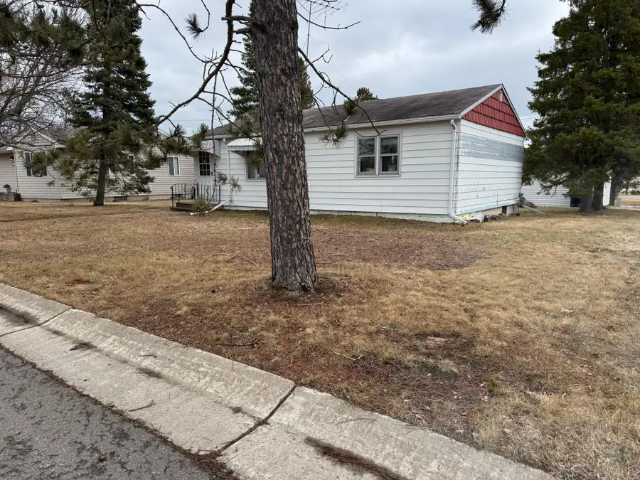 512 Memorial Drive, Buhl, MN 55713 - #3