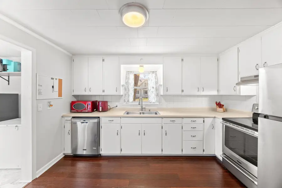 437 Linden Avenue Sw, Hutchinson, MN 55350 - #3