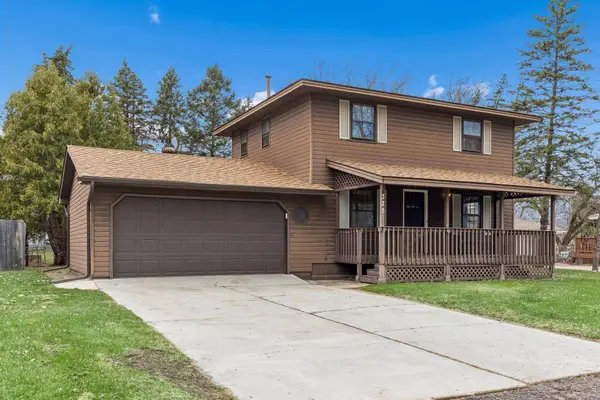325 107th Avenue Ne, Blaine, MN 55434