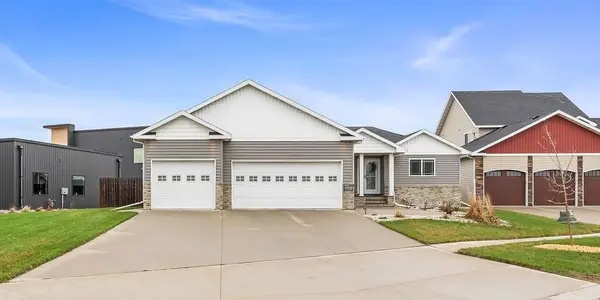 5103 44th Street S, Fargo, ND 58104