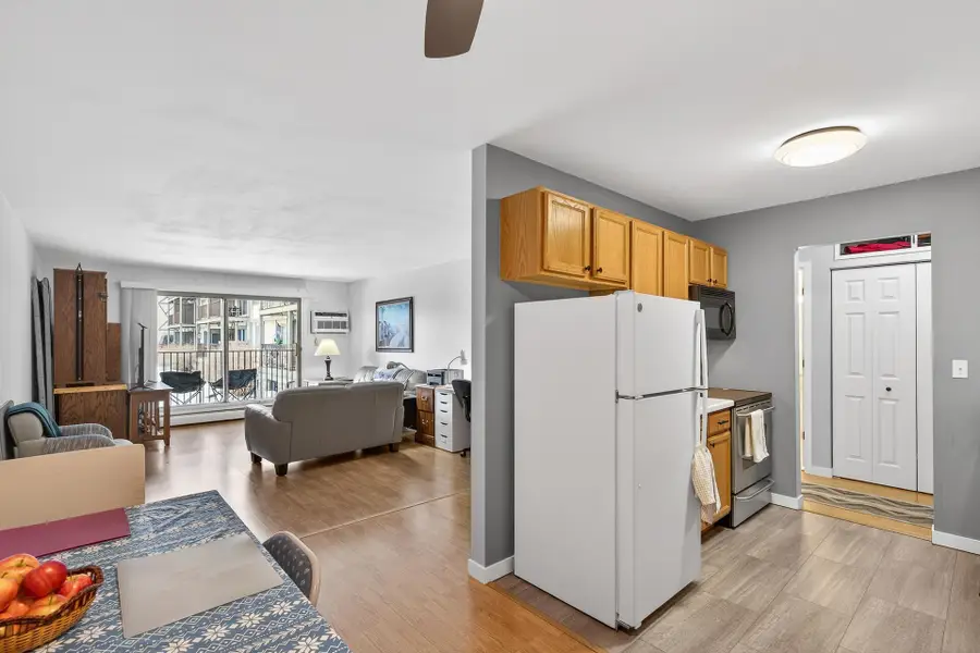 1304 W Medicine Lake Drive #119, Plymouth, MN 55441 - #3