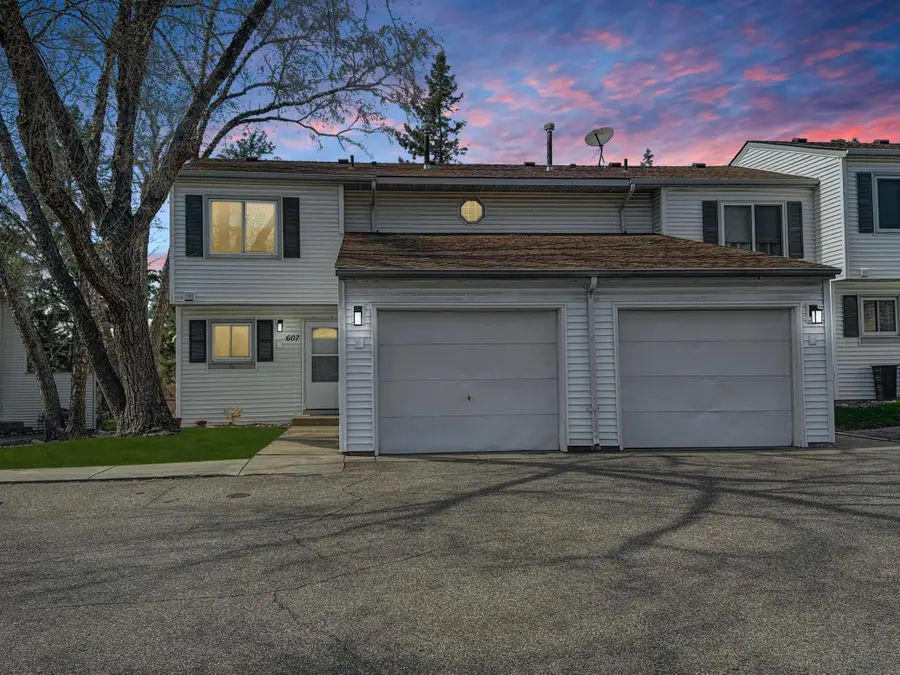 607 E Burnsville Parkway #13, Burnsville, MN 55337 - #3