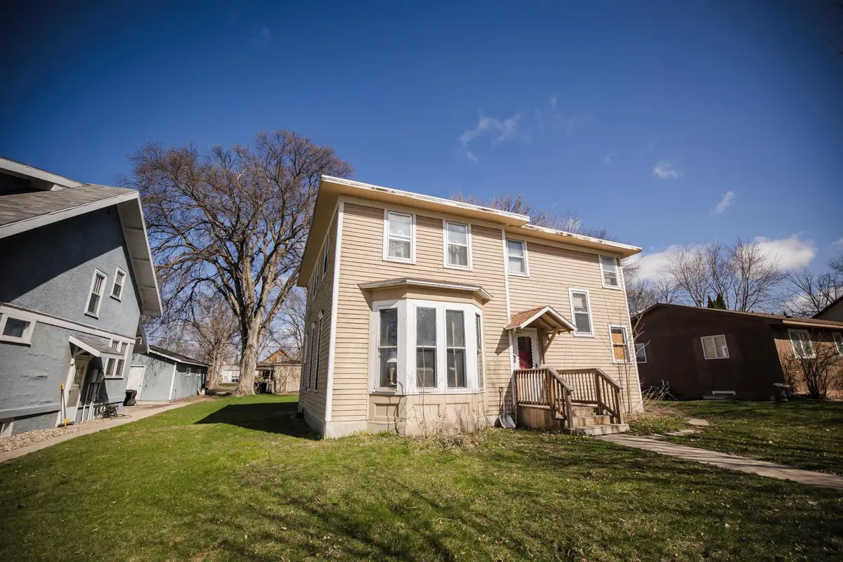 107 E 4th Street, Morris, MN 56267 - #1
