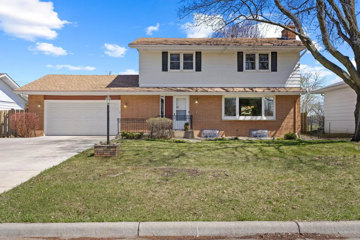 743 Mccallum Drive, New Brighton, MN 55112 - #1