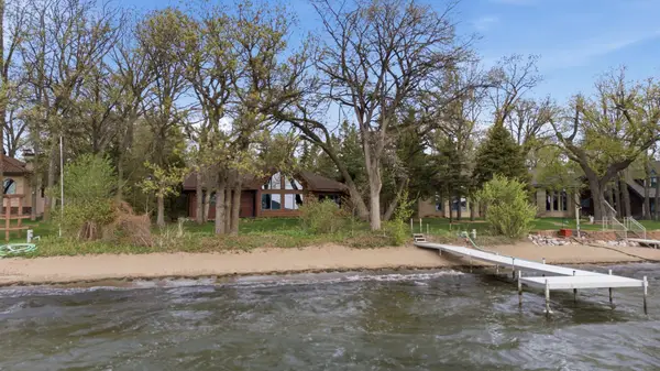 633 N Shore Drive, Detroit Lakes, MN 56501
