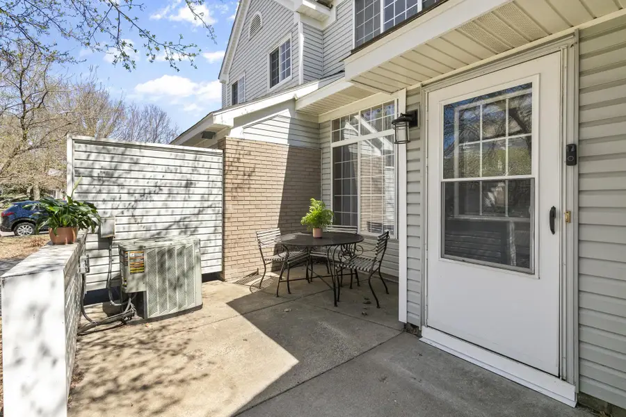 526 Lovell Avenue #6, Roseville, MN 55113 - #2