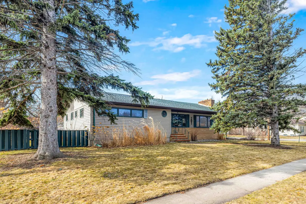 1401 5th Avenue S, Moorhead, MN 56560 - #1