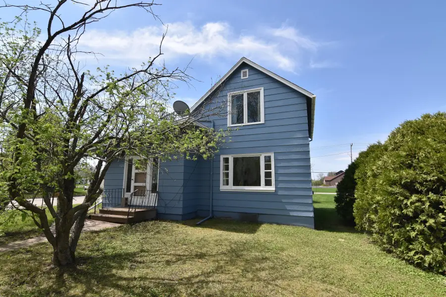 321 1st Avenue Sw, Baudette, MN 56623 - #3