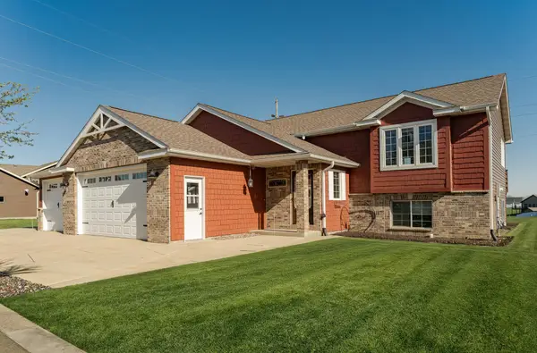 506 9th Street Nw, Dodge Center, MN 55927