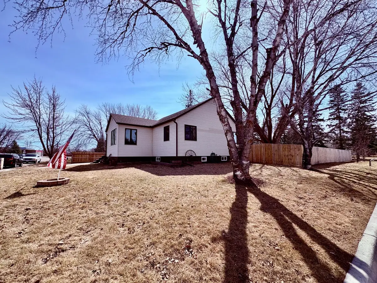 121 5th Avenue Nw, Baudette, MN 56623 - #1