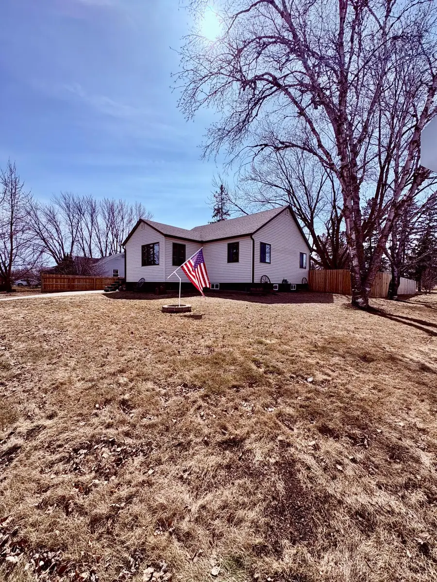121 5th Avenue Nw, Baudette, MN 56623 - #2