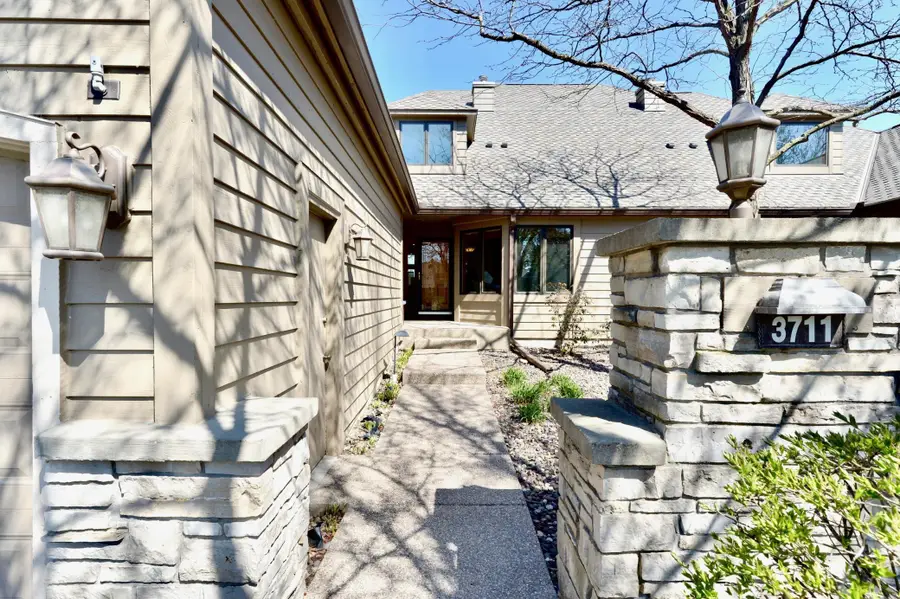 3711 Village Court, Woodbury, MN 55125 - #2