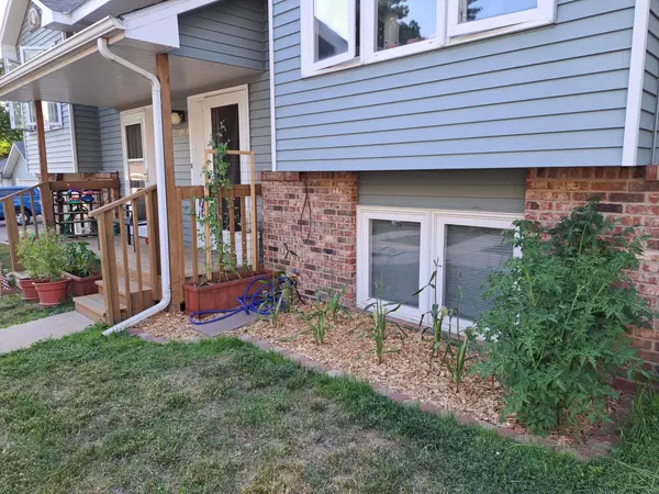 3282 Edgerton Street, Vadnais Heights, MN 55127