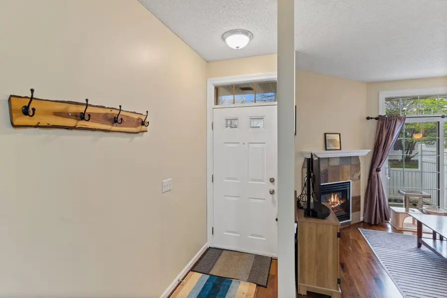 17918 Cobblestone Way, Eden Prairie, MN 55347 - #3