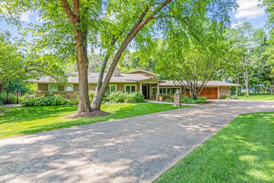 2150 Crestview Drive, Chanhassen, MN 55331 - #3
