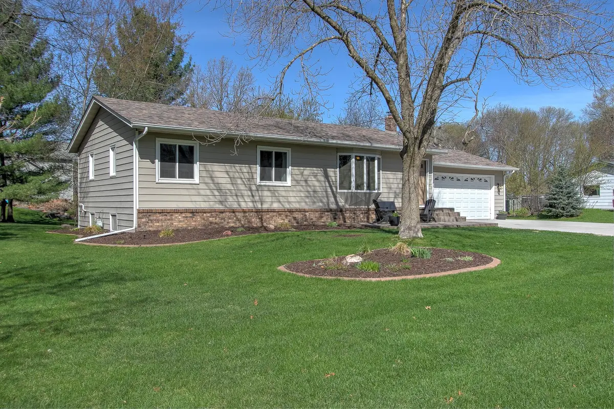 3125 Kenwood Street S, Cambridge, MN 55008 - #1