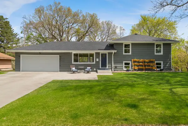4916 Overlook Drive, Bloomington, MN 55437