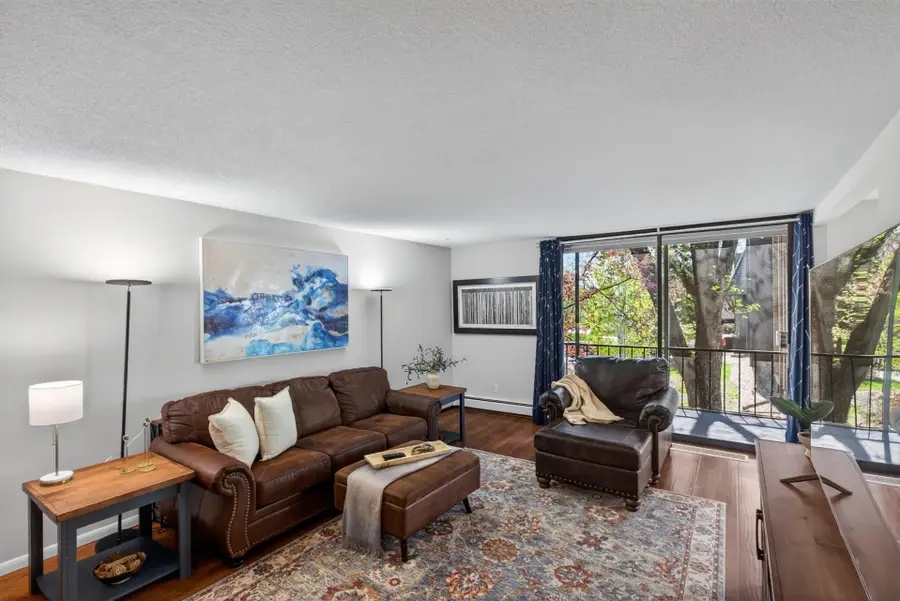 6085 Lincoln Drive #225, Edina, MN 55436 - #2